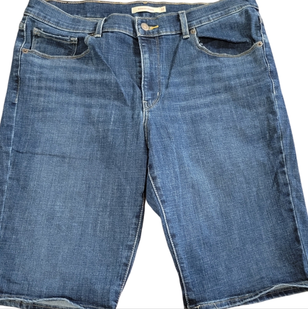 LEVI'S BERMUDA SHORTS - Picture 3 of 9